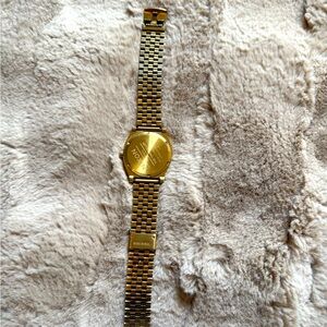 Nixon time teller